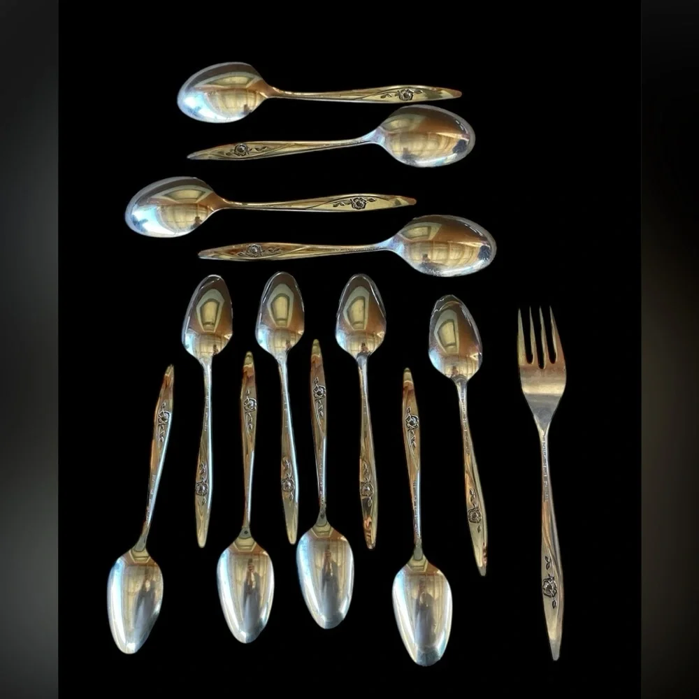 Oneidacraft Deluxe Lasting Rose Stainless Steel Spoons & Fork 13 Pieces